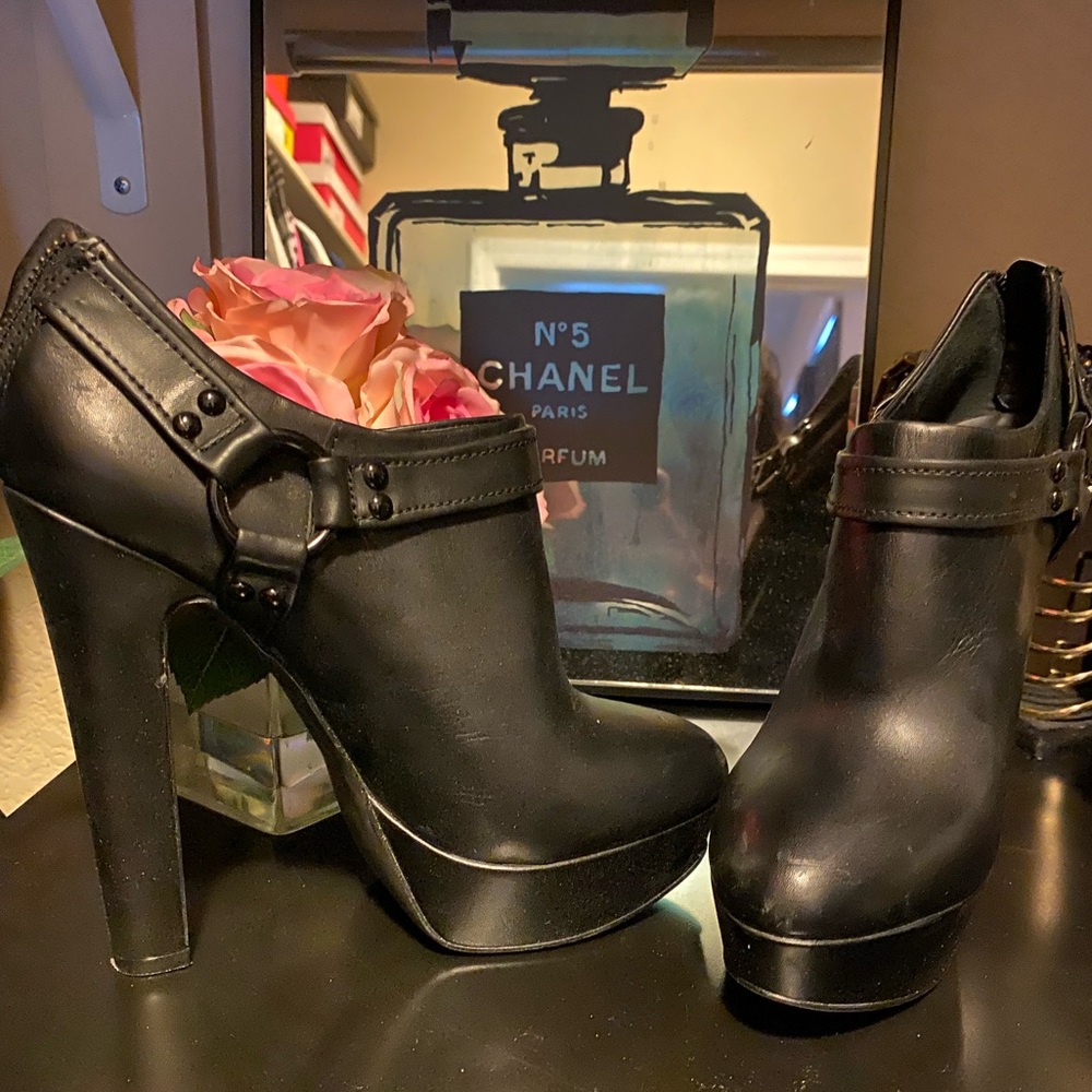 Aldo “Shoyer” Moto bootie
